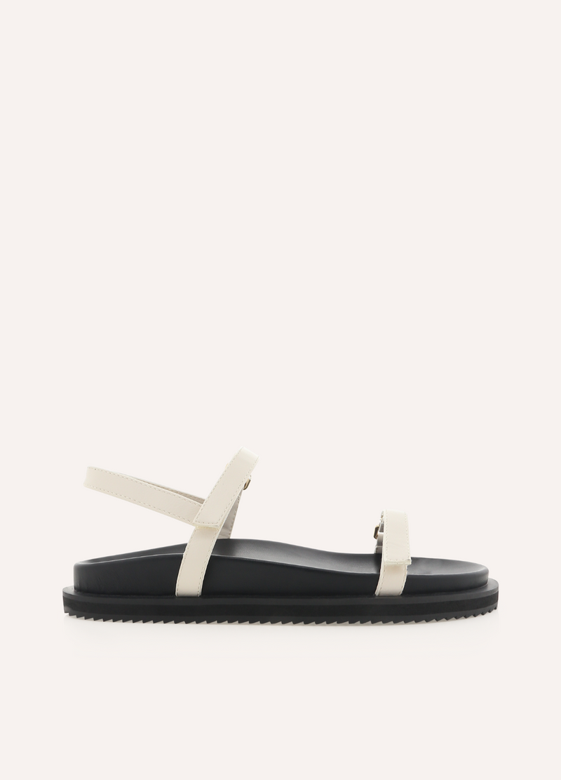 Tasa Sandal